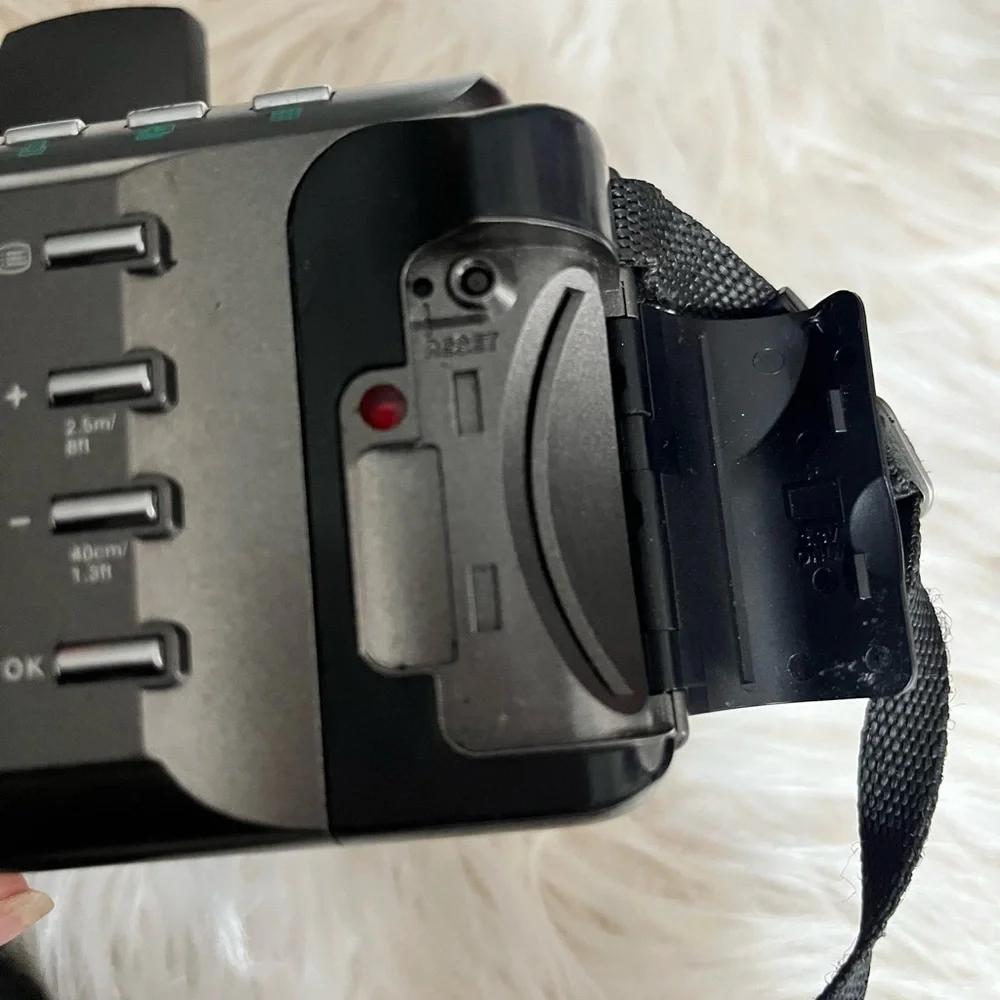 Olympus D-600 L with case